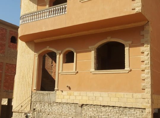 فيلا للبيع نصف تشطيب في كمبوند ميديا هايتس