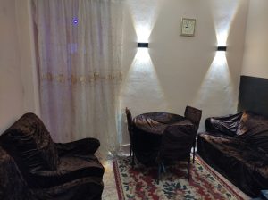 شقه مفروشه تبعد عمارتين عن مترو نادي الشمس