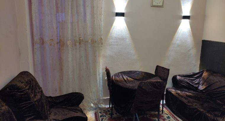 شقه مفروشه تبعد عمارتين عن مترو نادي الشمس