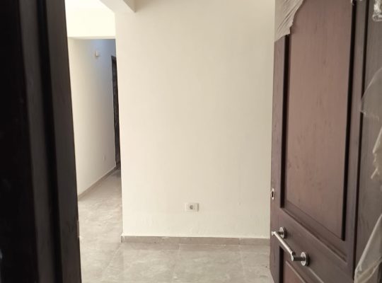 شقه فاضية للايجار بسعر مناسب فى جنة زايد ٢