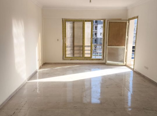 شقه فاضية للايجار بسعر مناسب فى جنة زايد ٢