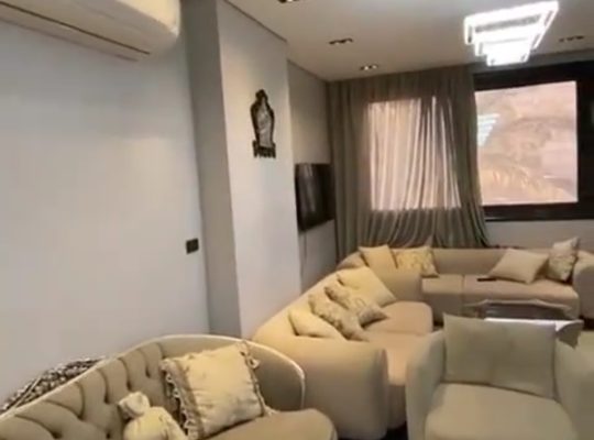 شقه للبيع