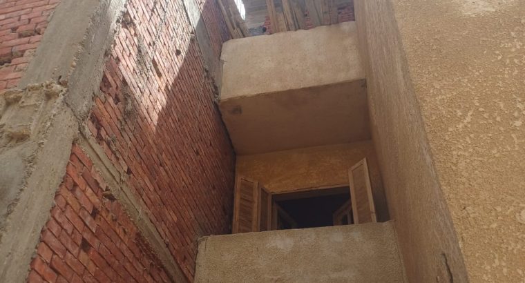 بيت للبيع بحدائق اكتوبر  قريب من الخدمات