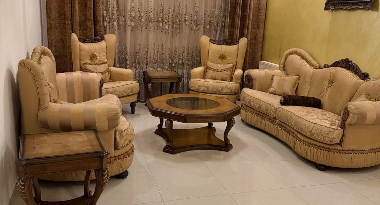 شقة مفروشة للايجار شارع الجامعة قرب سكن الاسراء