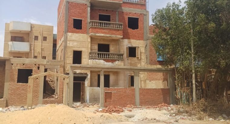 بيت للبيع بحدائق اكتوبر  قريب من الخدمات