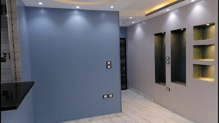 شقة سوبر لوكس تشطيب مهندس ديكور بجانب النادي
