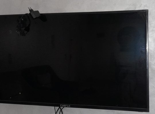 شاشة تلفزيون  LED كاسيل سمارت ٤٣ بوصة جديدة غير مستعملة بالضمان