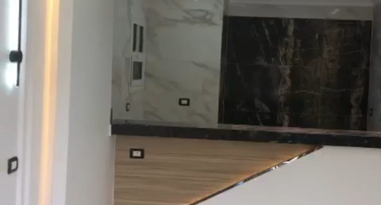 شقه للبيع داخل كمبوند علي الليبيني فيصل
