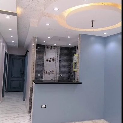 شقة سوبر لوكس تشطيب مهندس ديكور بجانب النادي
