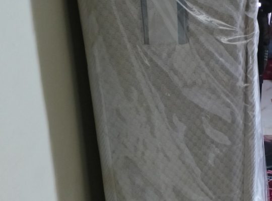 مرتبتين مستعملين للبيع بسعر مميز