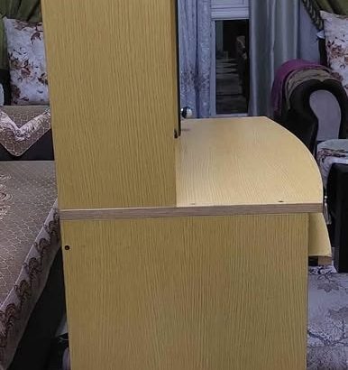 ترابيزة كمبيوتر خشبية