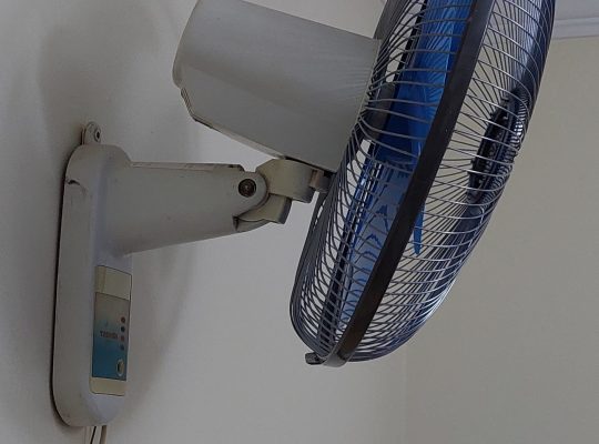 مروحة حائط توشيبا 16 بوصة 4 ريشة