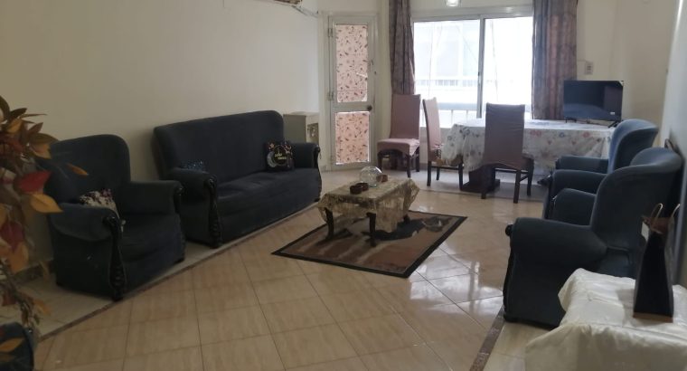 شقة مفروشة بالمعادى بالقاهرة على كورنيش النيل
