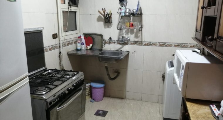 شقة مفروشة بالمعادى بالقاهرة على كورنيش النيل