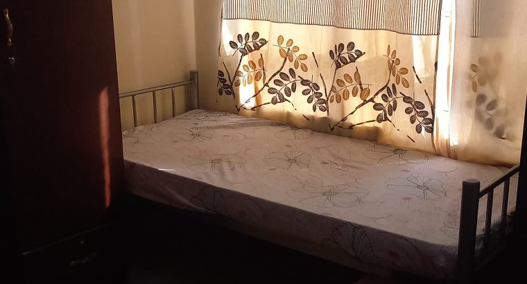 بدون عمولة يوجد سكن شباب عرب غرف ثلاثية وغرف