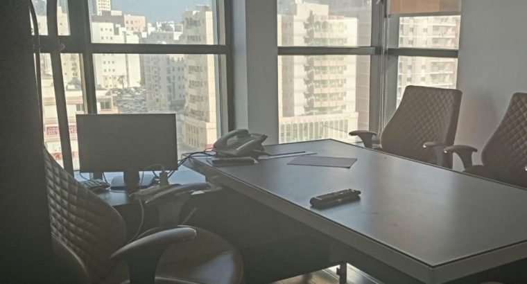 مساحات مكتبيه مشتركة في برج الساعة الشارقة