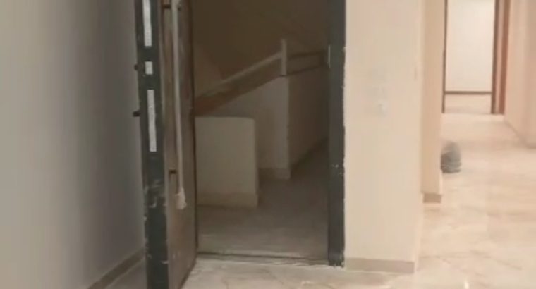 شقة ايجار اول سكن مدينة الشروق مساحة 220