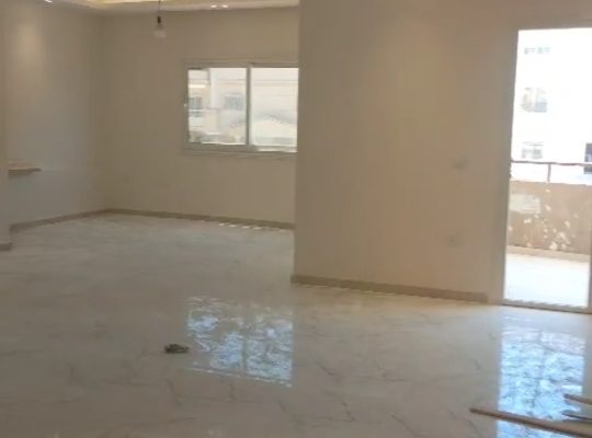 شقة ايجار اول سكن مدينة الشروق مساحة 220