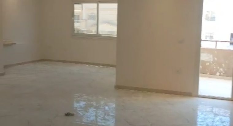 شقة ايجار اول سكن مدينة الشروق مساحة 220