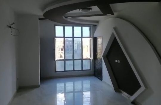 شقه للبيع بجوار مول العرب