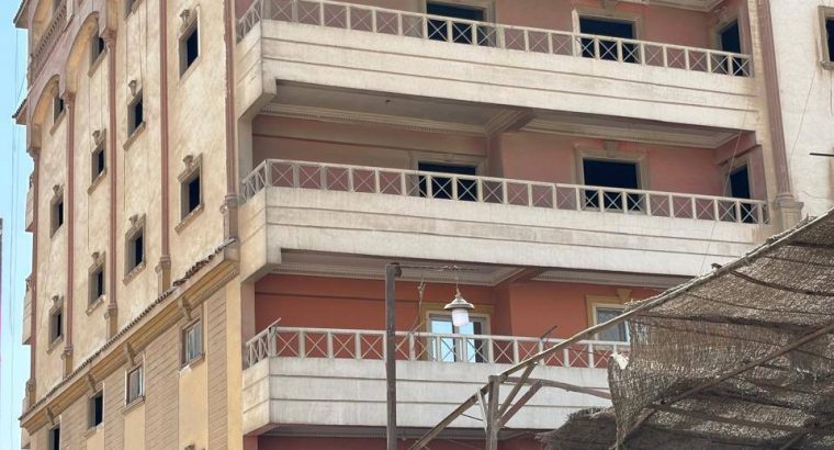 عمارة علي طريق الاتوستراد للبيع
