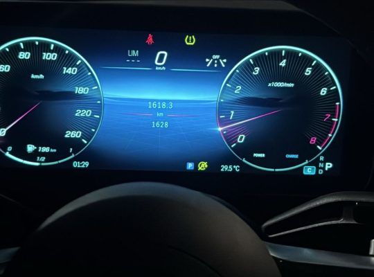 مرسيدس C200 AMG دفع رباعى موديل 2024