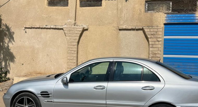 سيارة مرسيدس C180للبيع موديل 2004