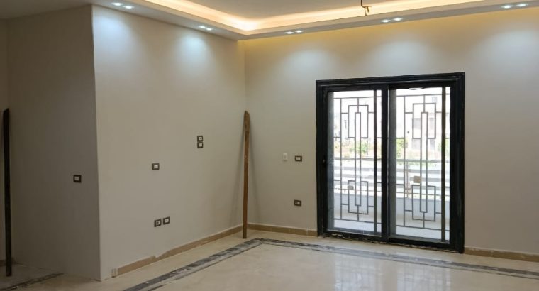 تاون هاوس للايجار بكمبوند وصال