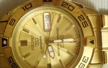ساعه seiko جديده منذ2006لم تستعمل اصدار نادر