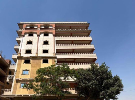 عمارة علي طريق الاتوستراد للبيع