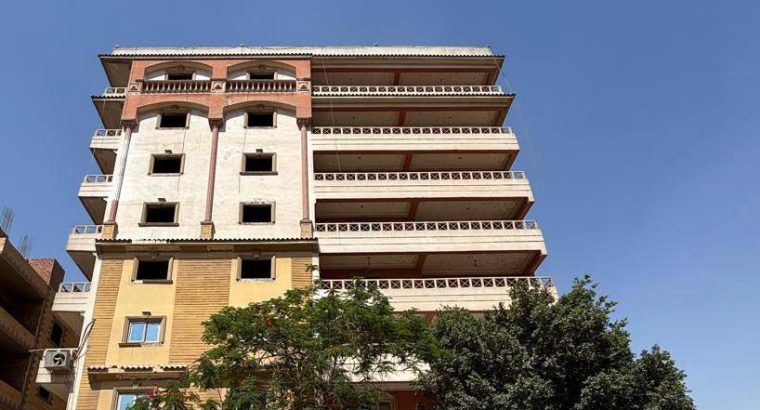 عمارة علي طريق الاتوستراد للبيع