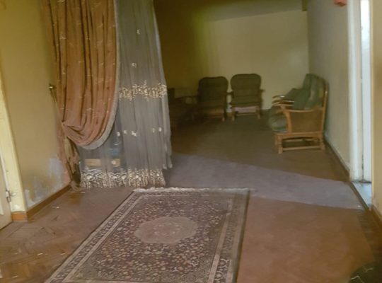 للبيع شقه مساحه  275م