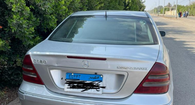 سيارة مرسيدس C180للبيع موديل 2004