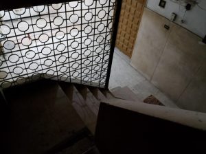 عماره كامله للبيع ـ ١١ شقه +جراج + محل تجاري