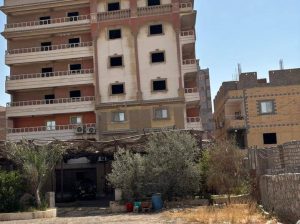 عمارة علي طريق الاتوستراد للبيع