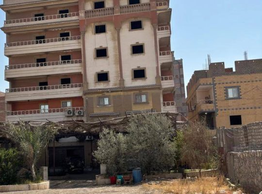 عمارة علي طريق الاتوستراد للبيع