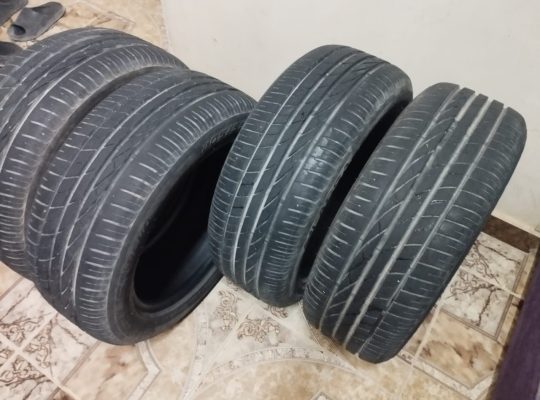 اربعة فرد كاوتش بحالة جيدة