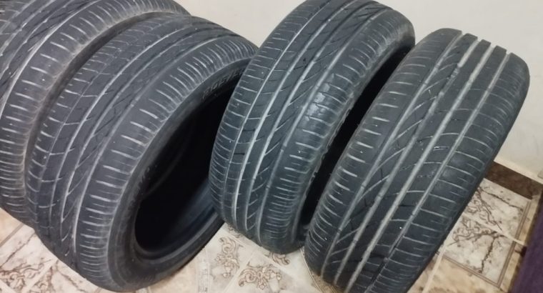 اربعة فرد كاوتش بحالة جيدة