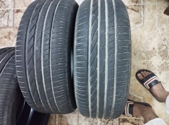 اربعة فرد كاوتش بحالة جيدة
