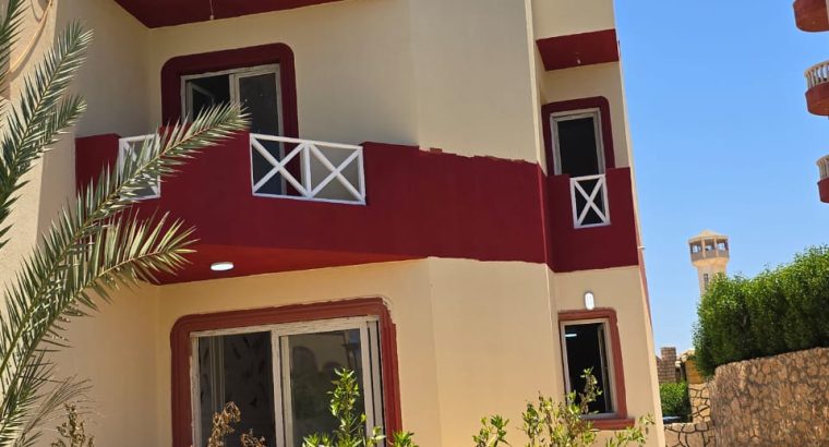 فيلا للبيع قرية بيرلا مارينا