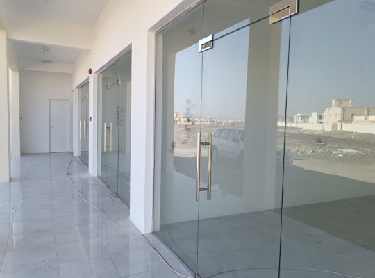 محلات تجارية واسعة للإيجار في لزغ ٣