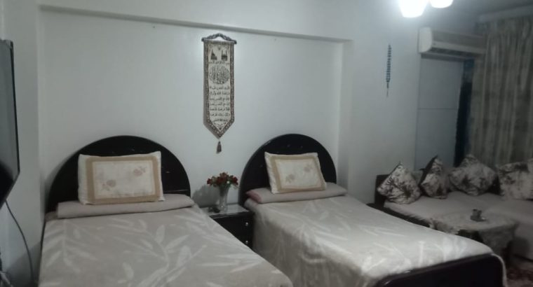 شقه سكانيه للبيع ببرج 11 دور