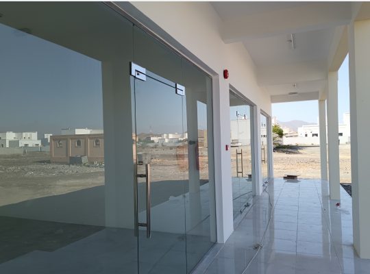 محلات تجارية واسعة للإيجار في لزغ ٣