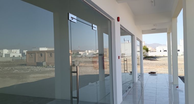 محلات تجارية واسعة للإيجار في لزغ ٣