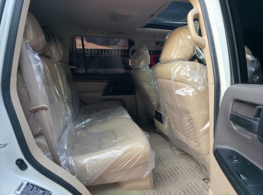 تويوتا لاند كرورز GXR V8موديل : 2014