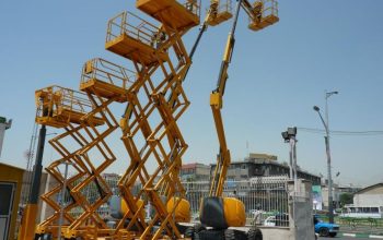 سقالات كهربائيه للايجار رافعة مقصيه للايجار