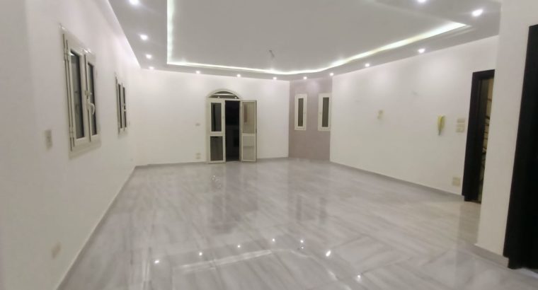 أول سكن شقة بفيو جاردن رائع في البنفسج فيلات