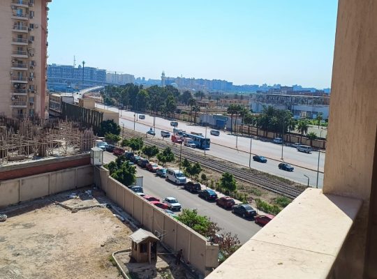 شقة لقطة للبيع سموحة / شارع٢٠ / بجوار اكبر مول