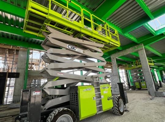 scissorlifts for rental in Dammam