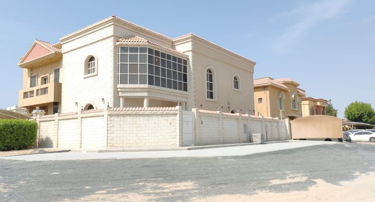 فيلا راقية للايجار في المويهات 3